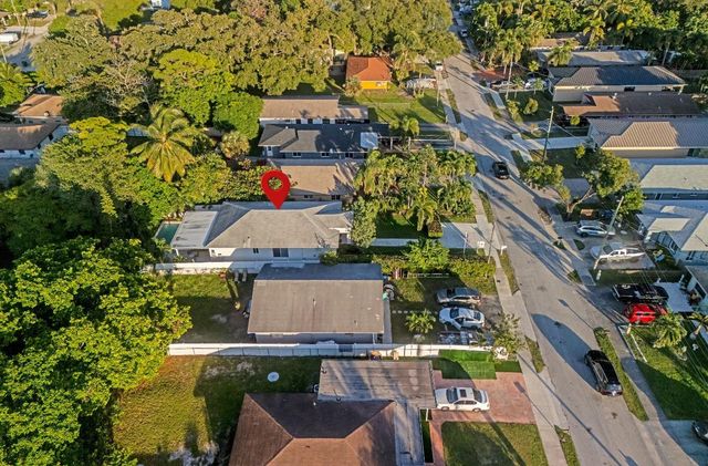 325 NE 34th St, Oakland Park, FL 33334