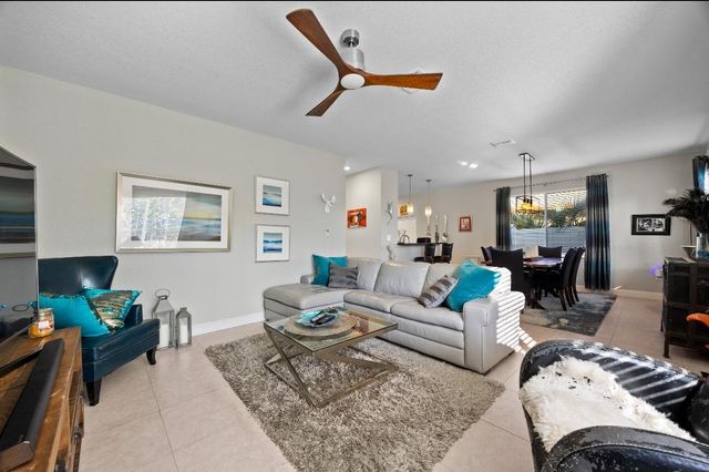 325 NE 34th St, Oakland Park, FL 33334