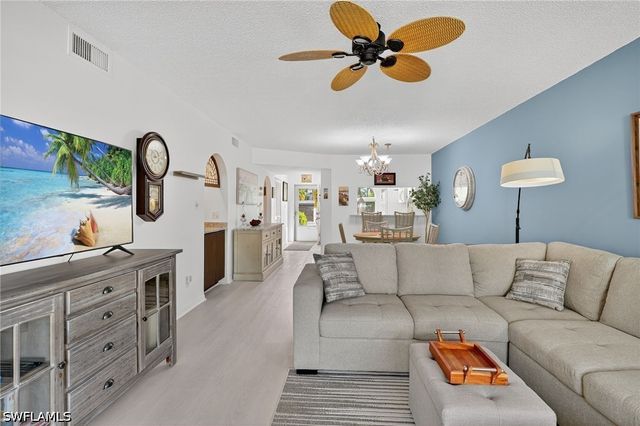705 Augusta BLVD 705-4, Naples, FL 34113