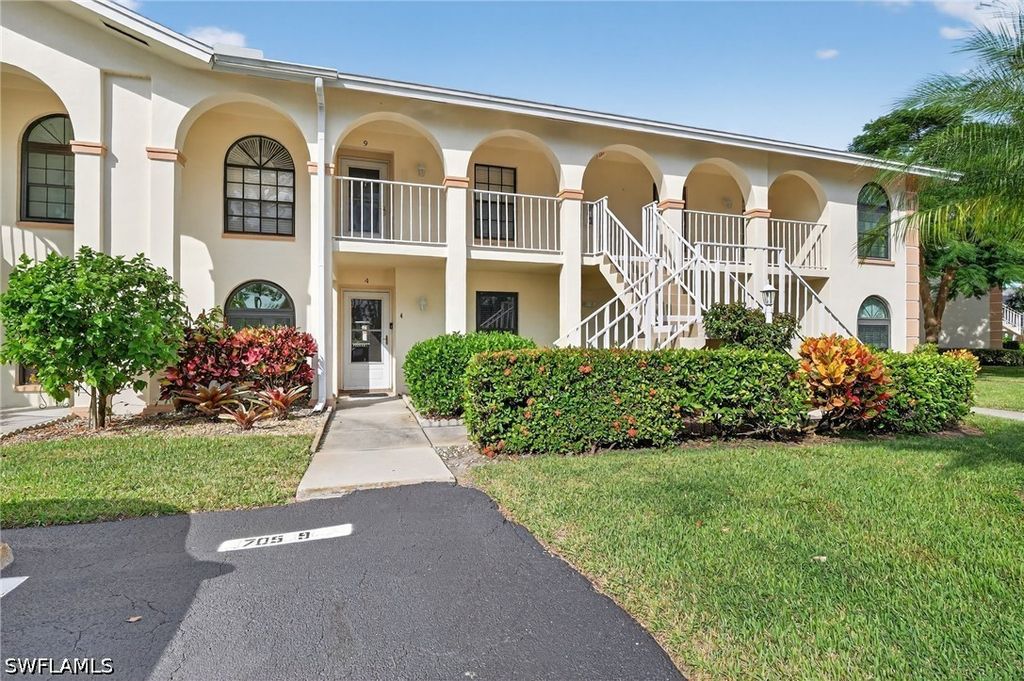 705 Augusta BLVD 705-4, Naples, FL 34113