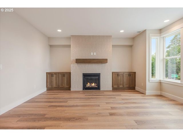 456 Se Haddock Ln, Hillsboro, OR 97123