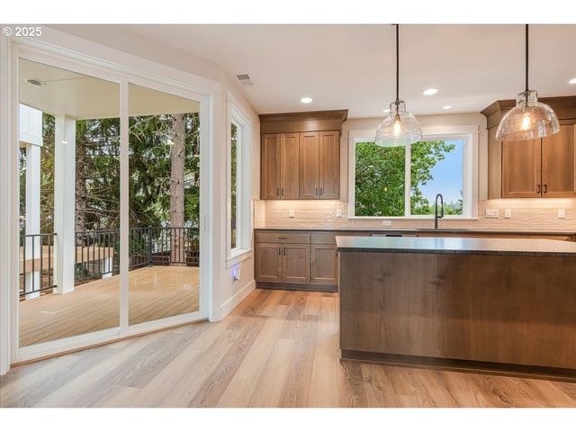 456 Se Haddock Ln, Hillsboro, OR 97123