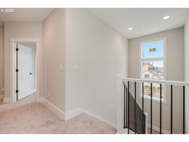 456 Se Haddock Ln, Hillsboro, OR 97123