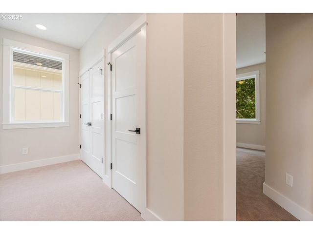 456 Se Haddock Ln, Hillsboro, OR 97123