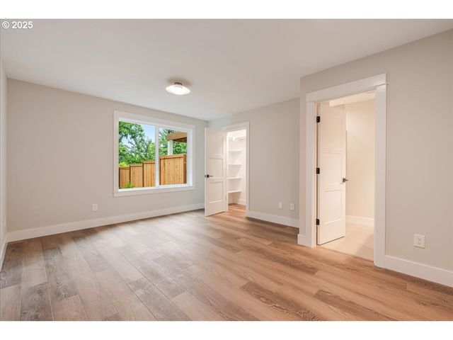 456 Se Haddock Ln, Hillsboro, OR 97123