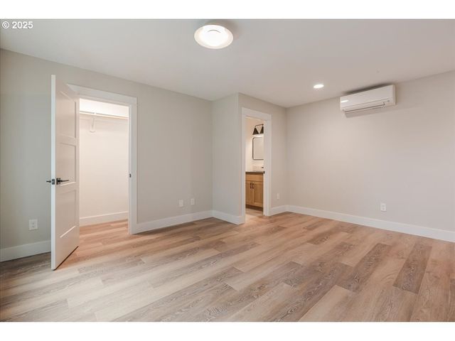 456 Se Haddock Ln, Hillsboro, OR 97123