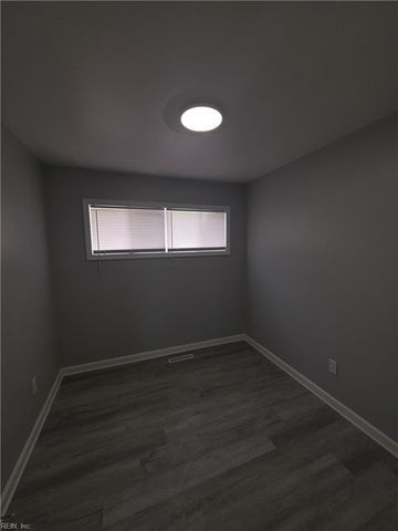 725 Potter RD, Chesapeake, VA 23320