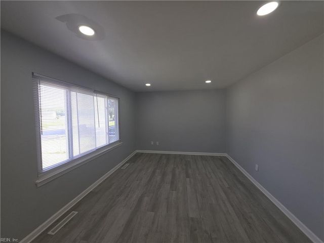 725 Potter RD, Chesapeake, VA 23320