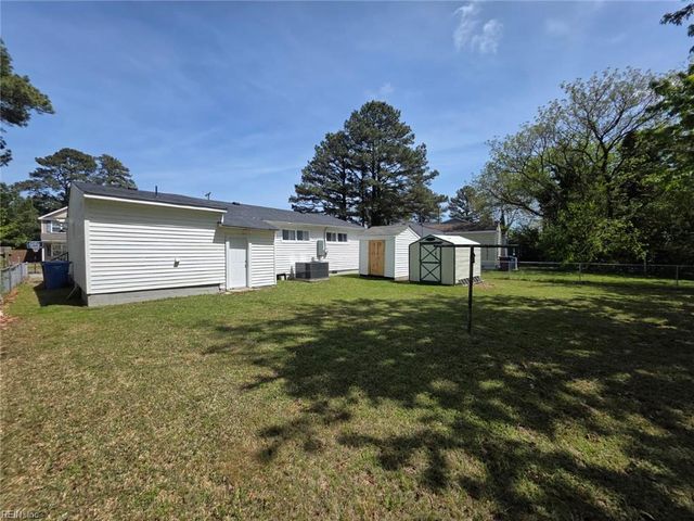 725 Potter RD, Chesapeake, VA 23320