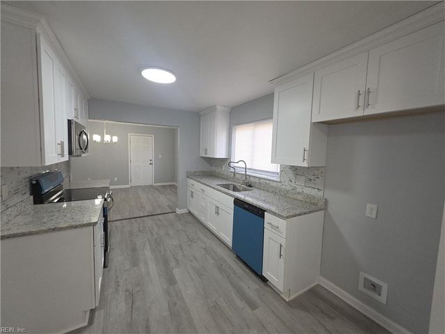 725 Potter RD, Chesapeake, VA 23320