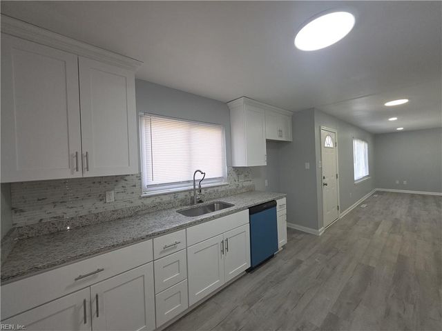 725 Potter RD, Chesapeake, VA 23320