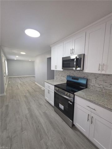 725 Potter RD, Chesapeake, VA 23320