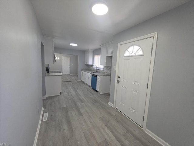 725 Potter RD, Chesapeake, VA 23320