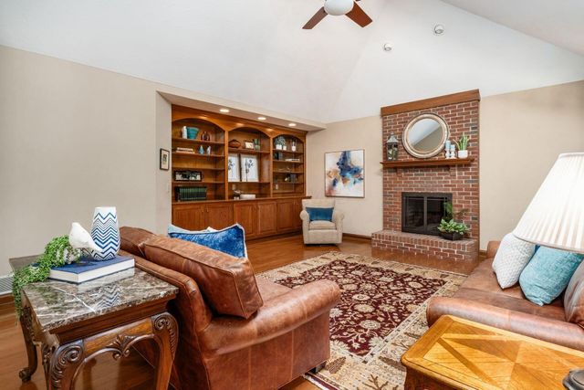 980 Landings Loop N, Westerville, OH 43082