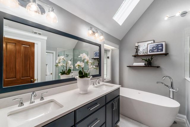 980 Landings Loop N, Westerville, OH 43082