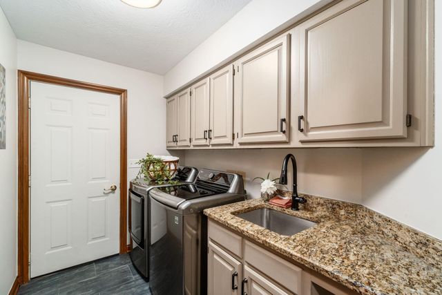 980 Landings Loop N, Westerville, OH 43082