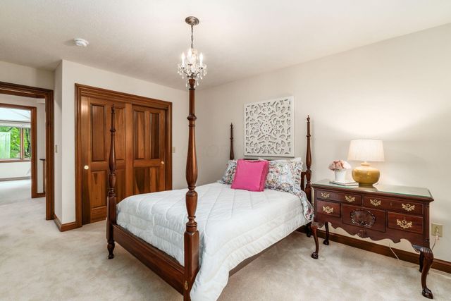 980 Landings Loop N, Westerville, OH 43082