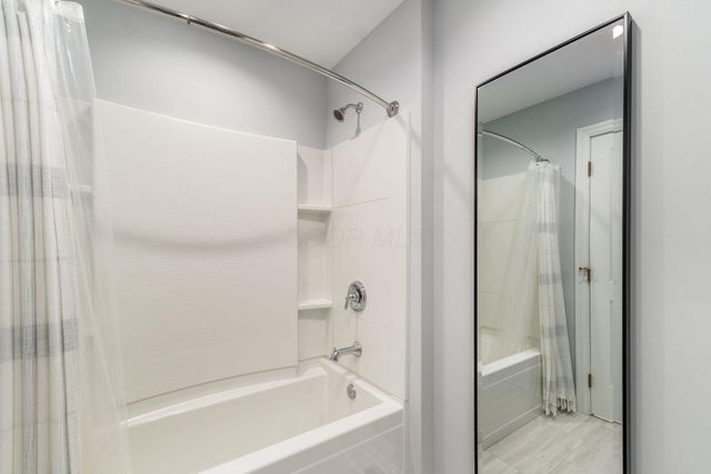 980 Landings Loop N, Westerville, OH 43082