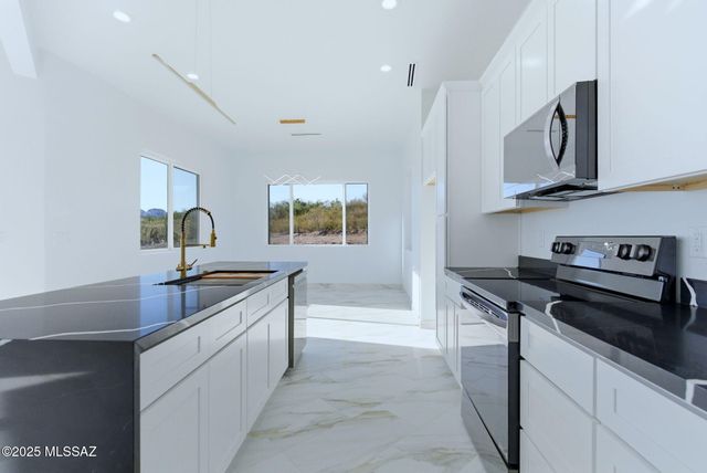 1786 Peralta Court, Rio Rico, AZ 85648