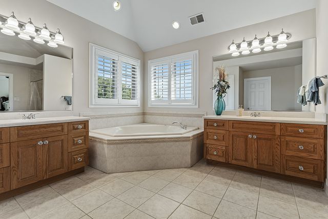 54 Long Cove Drive, Lemont, IL 60439
