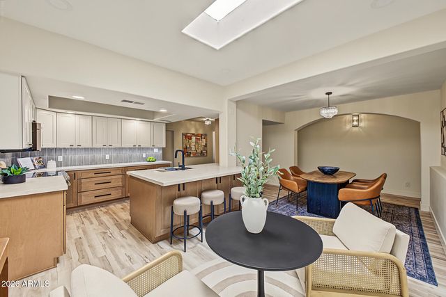 7638 E EDGEMONT Avenue, Scottsdale, AZ 85257