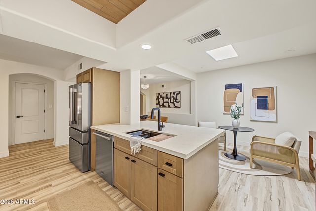 7638 E EDGEMONT Avenue, Scottsdale, AZ 85257