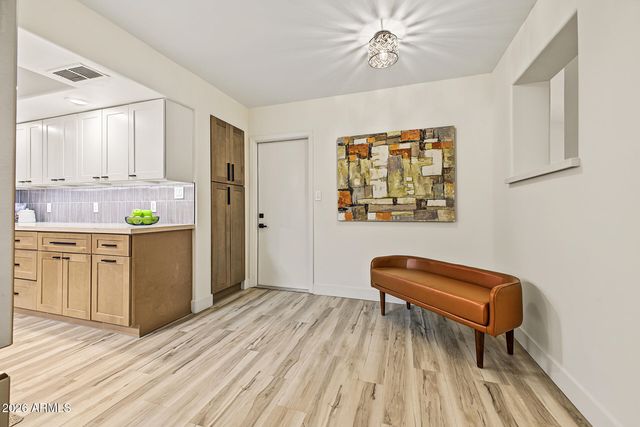 7638 E EDGEMONT Avenue, Scottsdale, AZ 85257