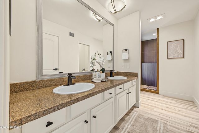 7638 E EDGEMONT Avenue, Scottsdale, AZ 85257