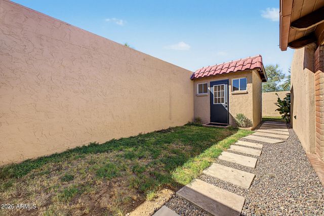 7638 E EDGEMONT Avenue, Scottsdale, AZ 85257