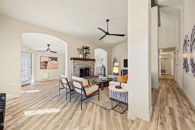 7638 E EDGEMONT Avenue, Scottsdale, AZ 85257