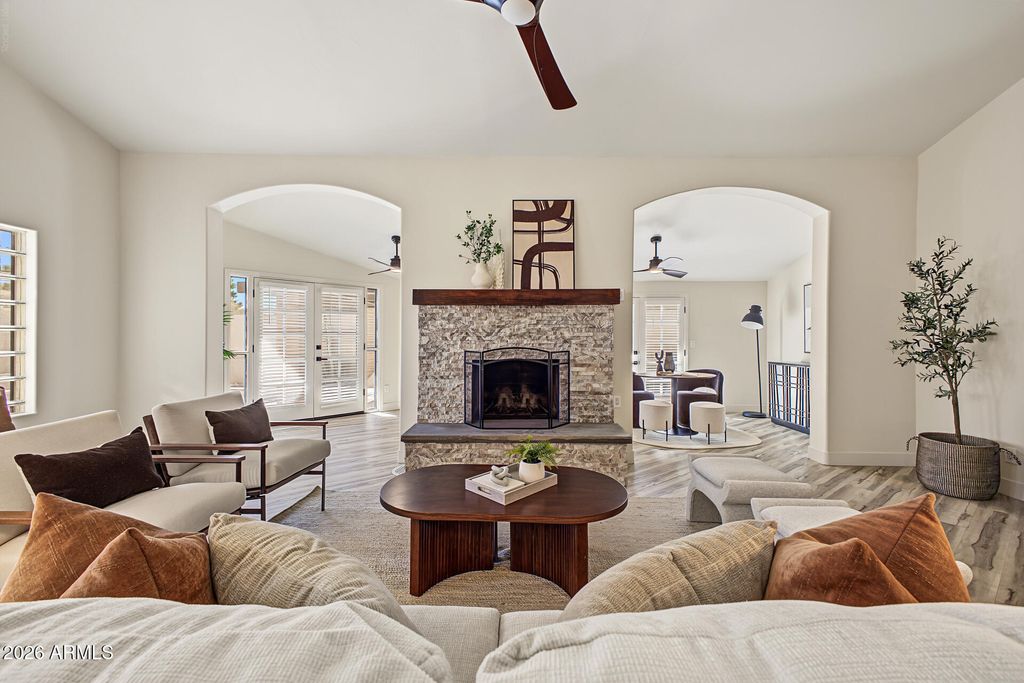 7638 E EDGEMONT Avenue, Scottsdale, AZ 85257