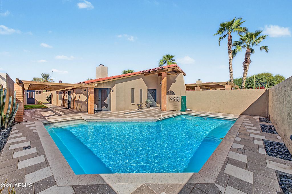 7638 E EDGEMONT Avenue, Scottsdale, AZ 85257 — photo 2