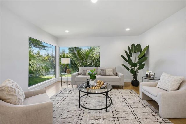 11500 Dona Cecilia, Studio City, CA 91604