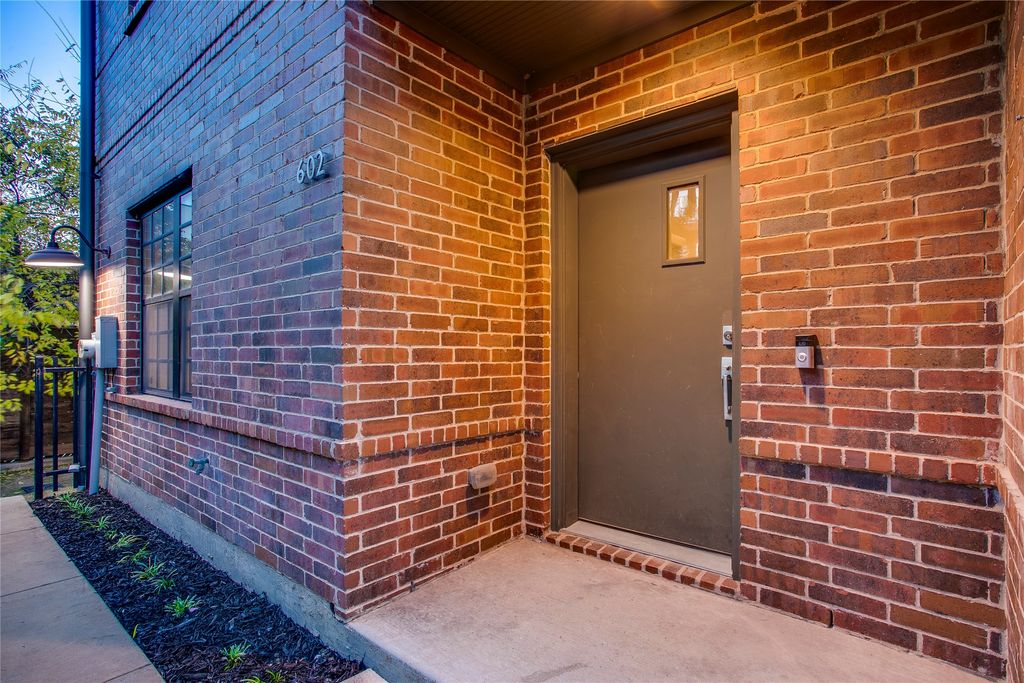 602 Finley Court, Dallas, TX 75208