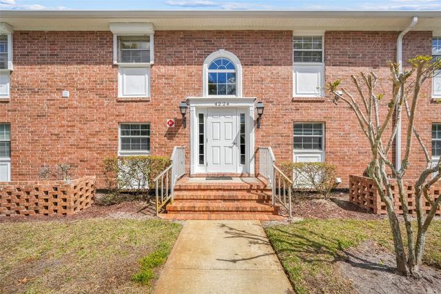 4224 LAKE UNDERHILL ROAD 8B8, Orlando, FL 32803