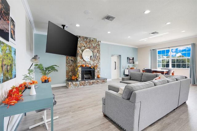 4224 LAKE UNDERHILL ROAD 8B8, Orlando, FL 32803