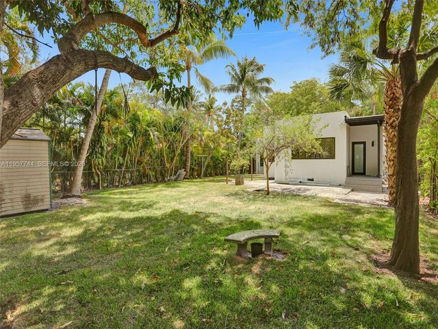 759 NE 127th St, North Miami, FL 33161