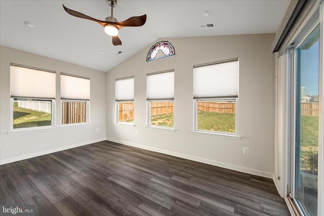 77 SIGNAL KNOB COTTAGE DR, Strasburg, VA 22657