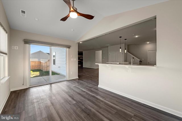 77 SIGNAL KNOB COTTAGE DR, Strasburg, VA 22657