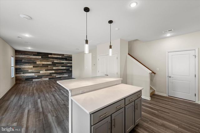 77 SIGNAL KNOB COTTAGE DR, Strasburg, VA 22657