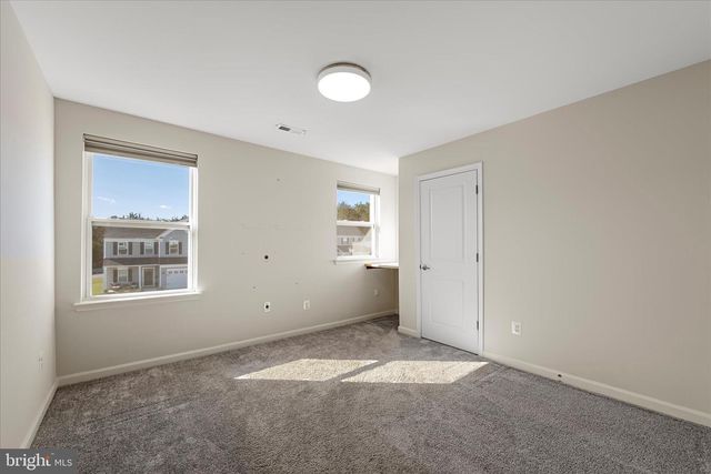 77 SIGNAL KNOB COTTAGE DR, Strasburg, VA 22657