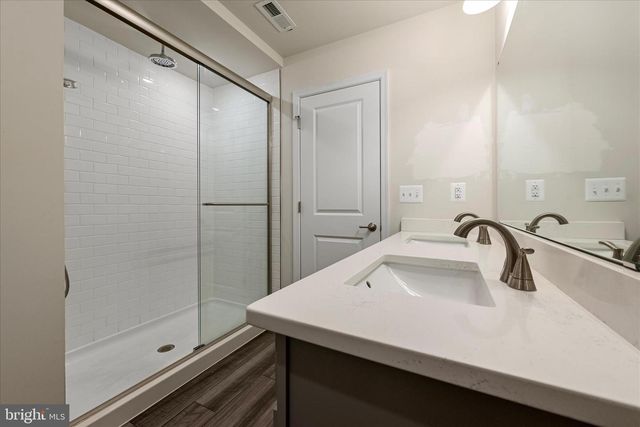 77 SIGNAL KNOB COTTAGE DR, Strasburg, VA 22657