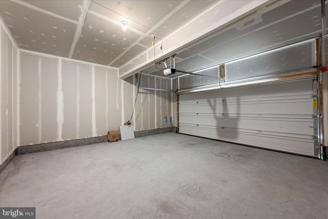 77 SIGNAL KNOB COTTAGE DR, Strasburg, VA 22657