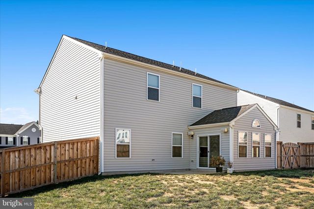 77 SIGNAL KNOB COTTAGE DR, Strasburg, VA 22657