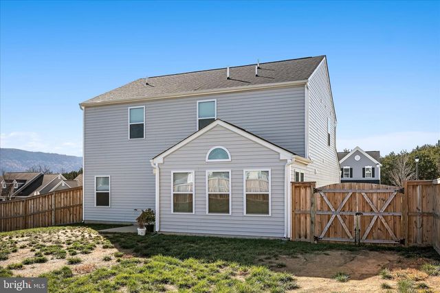 77 SIGNAL KNOB COTTAGE DR, Strasburg, VA 22657