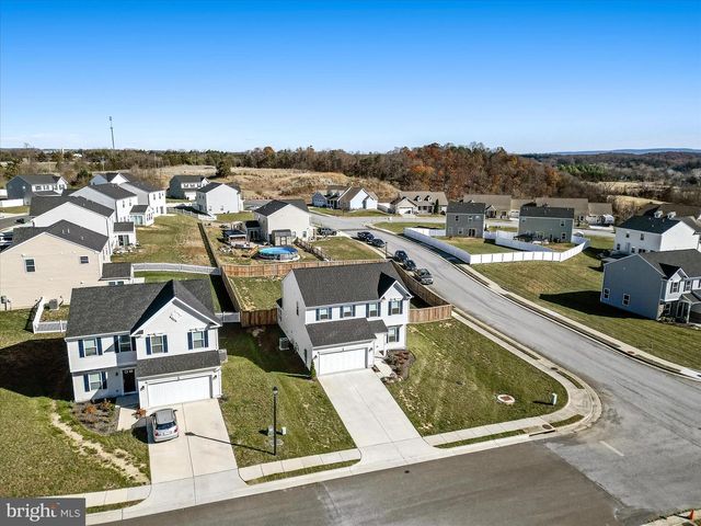 77 SIGNAL KNOB COTTAGE DR, Strasburg, VA 22657