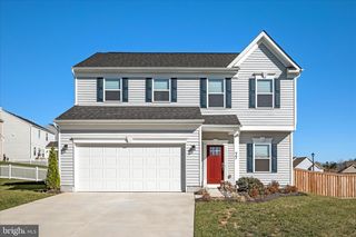 77 SIGNAL KNOB COTTAGE DR, Strasburg, VA 22657