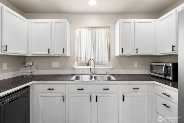 648 Rivenhurst Street, Bremerton, WA 98310