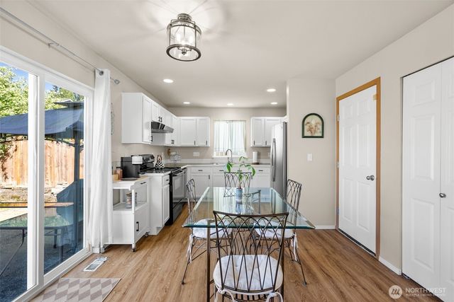 648 Rivenhurst Street, Bremerton, WA 98310
