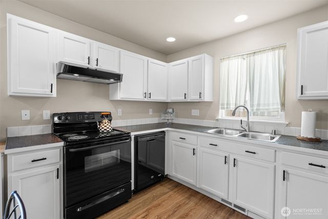 648 Rivenhurst Street, Bremerton, WA 98310